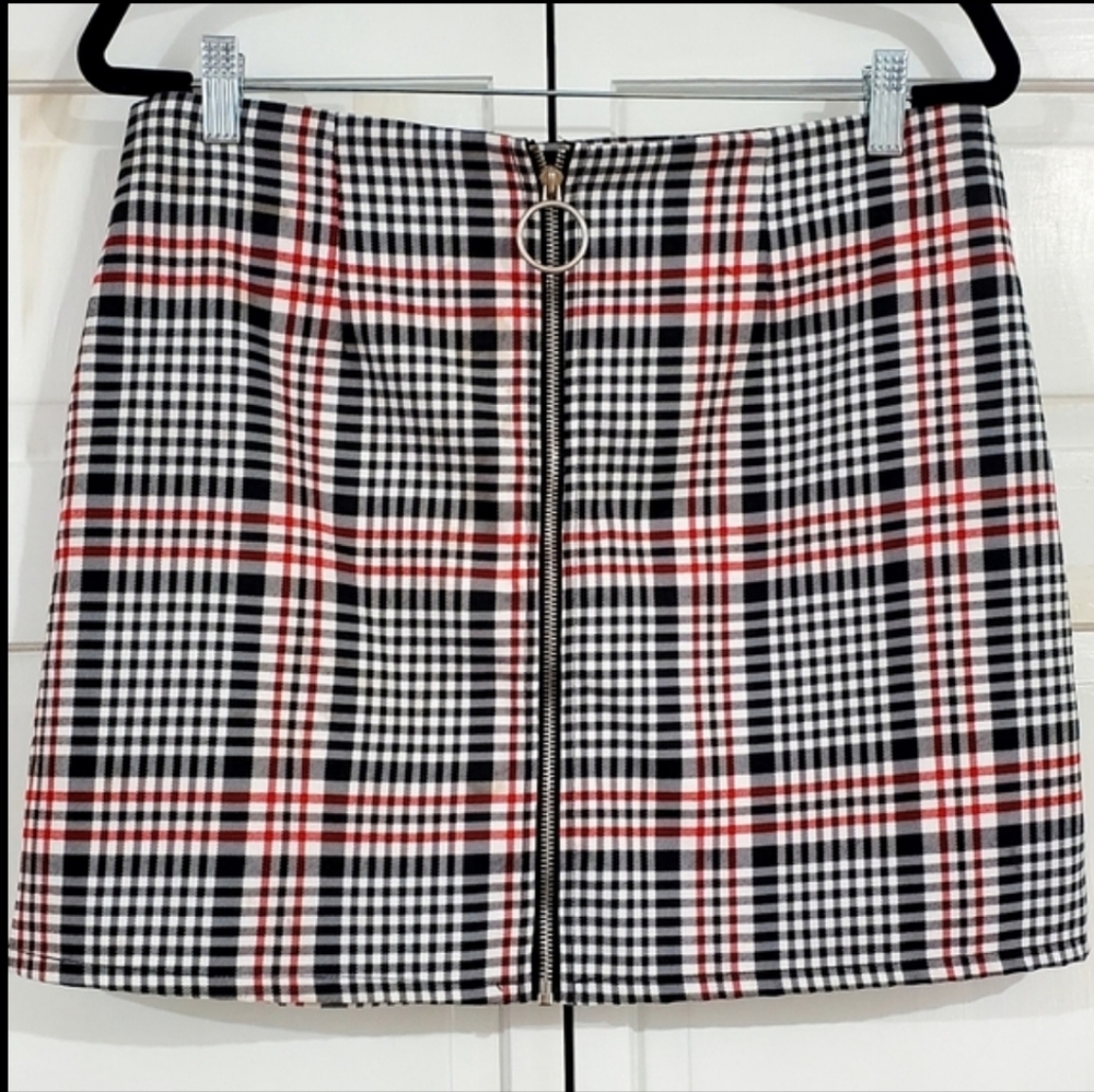 Forever 21 Plaid Mini Zipper Skirt
